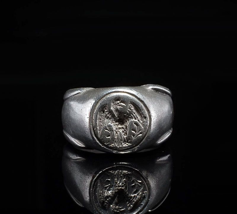 Medieval   Renaissance heavy solid Silver Signet ring  