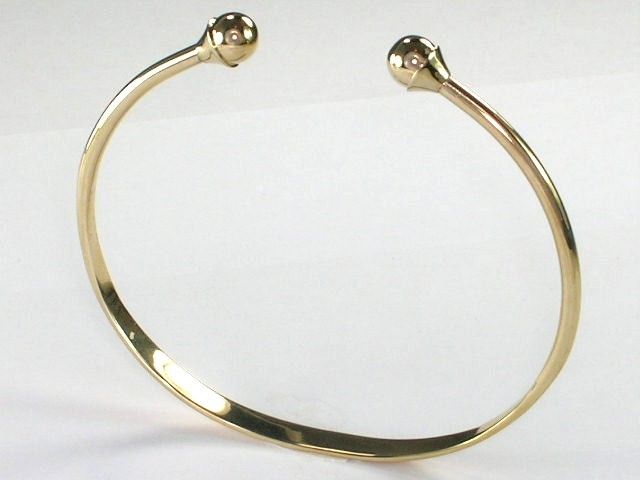 14k GOLD PLATED OPEN BANGLE BRACELET w / 2 BALLS   M/L  