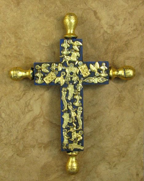 WOW MEXICAN FOLK ART  BLUE  WOODEN CROSS WITH GOLD TONE MILAGROS 