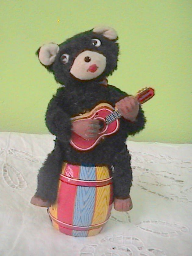 ANTIQUE BEAR GUITAR MECHANIC TIN TOY MADE IN JAPAN RARE  