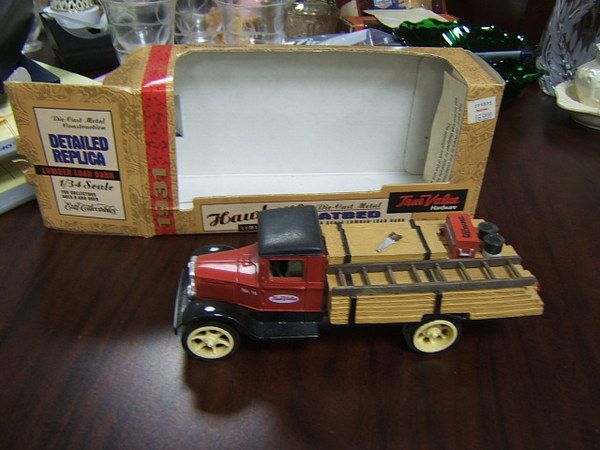 Ertl 1931 Hawkeye Flatbed True Value diecast bank  