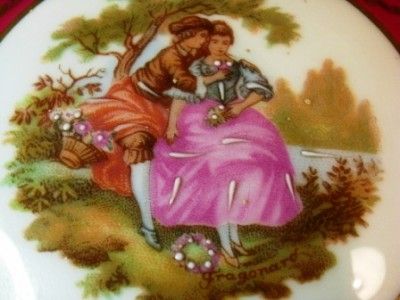 FINE LIMOGES FRANCE LA REINE PORCELAINE TRINKET BOX B33 FEATURING 