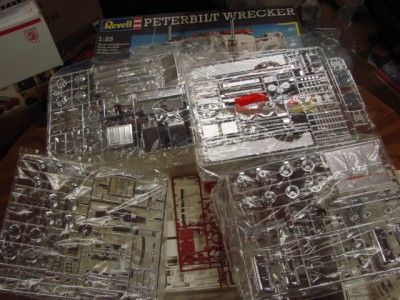 PETERBILT CAN DO TRI AXLE WRECKER ROAD TRACTOR / SEMI TRUCK 1/25 SCALE 