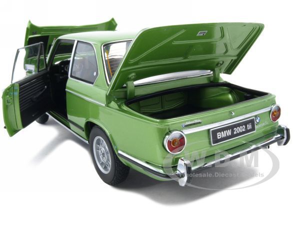 BMW 2002 Tii TAIGA GREEN 118 DIECAST MODEL CAR KYOSHO  