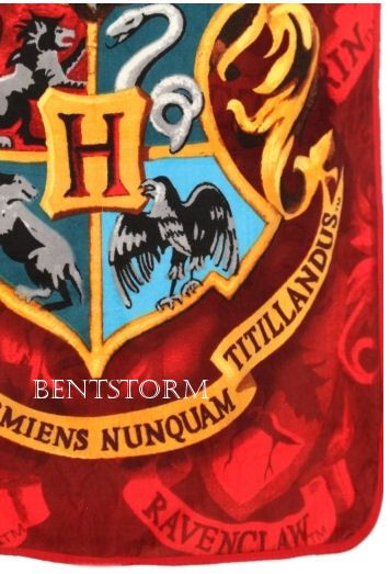   & the Deathly Hallows Hogwarts CREST Gryffindor Throw Blanket  