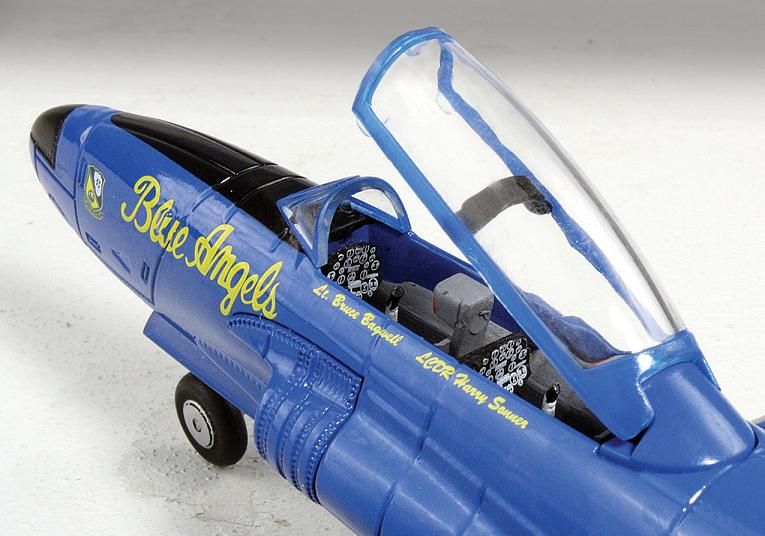 Falcon Models T 33 Shooting Star, Blue Agels, FA722002  