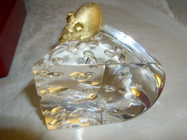 Glass Steuben Cheese Wedge w/18k Gold Mouse, Nice, Signed on the 