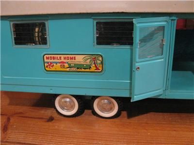 VINTAGE 1950S NYLINT STEEL MOBILE HOME TRAILER AND FORD TRUCK MODEL 