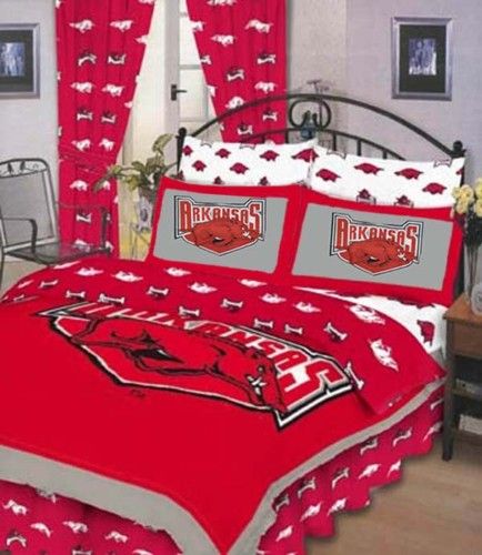 UNIVERSITY OF Arkansas Razorbacks  Bedding Set   KING  