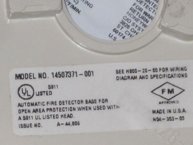 HONEYWELL PLUG IN STANDARD DETECTOR BASE 14507371 001  