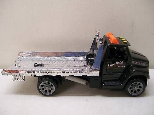 VINTAGE TOOTSIETOY RAMP TRUCK  