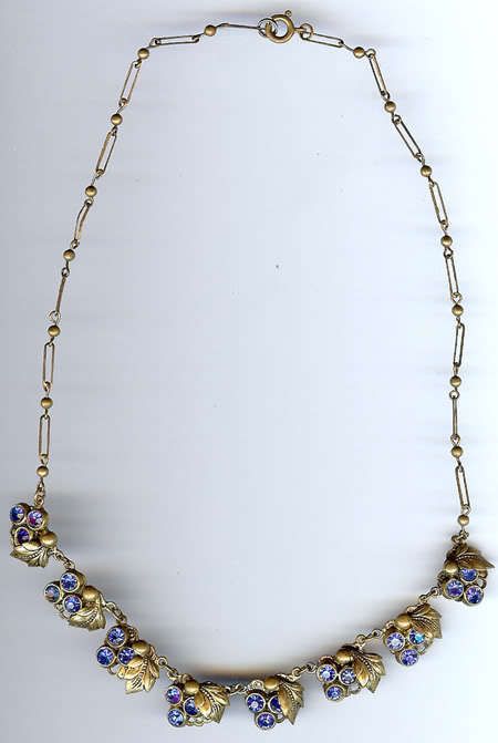 PRETTY 1940S VINTAGE RHINESTONE GRAPES NECKLACE  