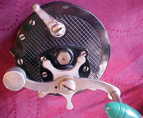 Vintage Black Monospool Reel w/Green Knob  