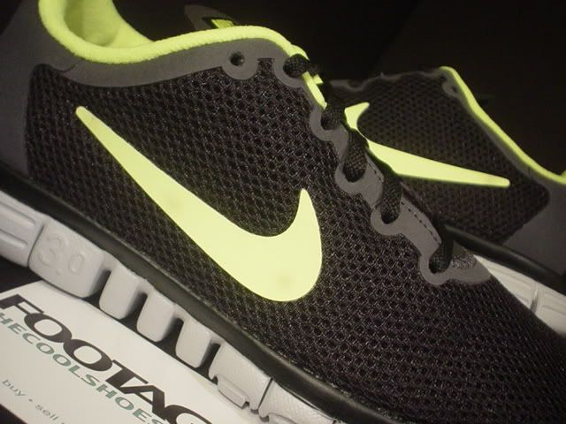 2010 Nike FREE 3.0 V2 BLACK VOLT YELLOW ANTHRACITE GREY DS NEW Sz 7 