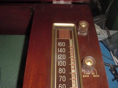 PHILCO Model 50 1424 Tube Radio / Turntable  