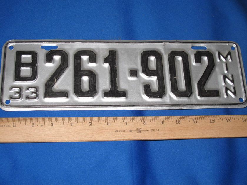 1933 MINNESOTA LICENSE PLATE #B261 902 BLACK ON SILVER C6311  