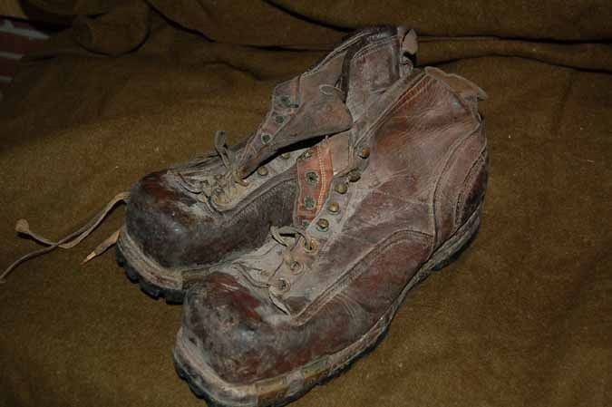 US Army 10th Mountain Division WWII boots SKI USGI mountain troops 