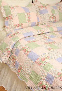   EMILY F/QUEEN QUILT SHAMS + TOTE SET  PINK, LAVENDER GREEN & IVORY