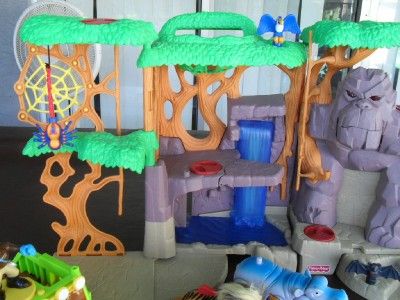 IMAGINEXT GORILLA MOUNTAIN & JEEP WITH SABRE TOOTH TIGER JUNGLE LIGHTS 