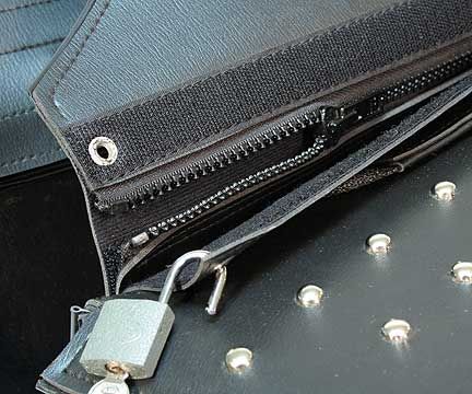 Detachable Quick Release Saddl w/Studs & Locks Harley Sportster 