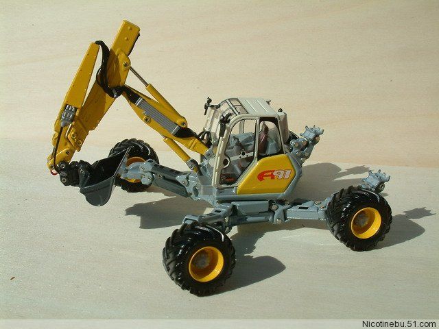 50 Italy ROS Menzi Muck A91 4X4 Climbing excavator  